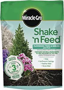 Shake 'N Feed Flowering Trees and Shrubs Plant Food